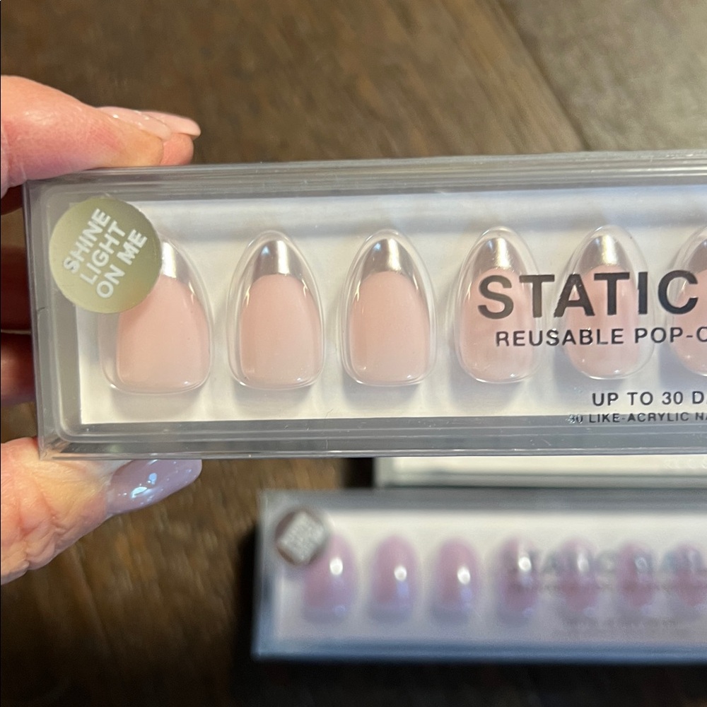 Static Nails - Picture 2 of 4